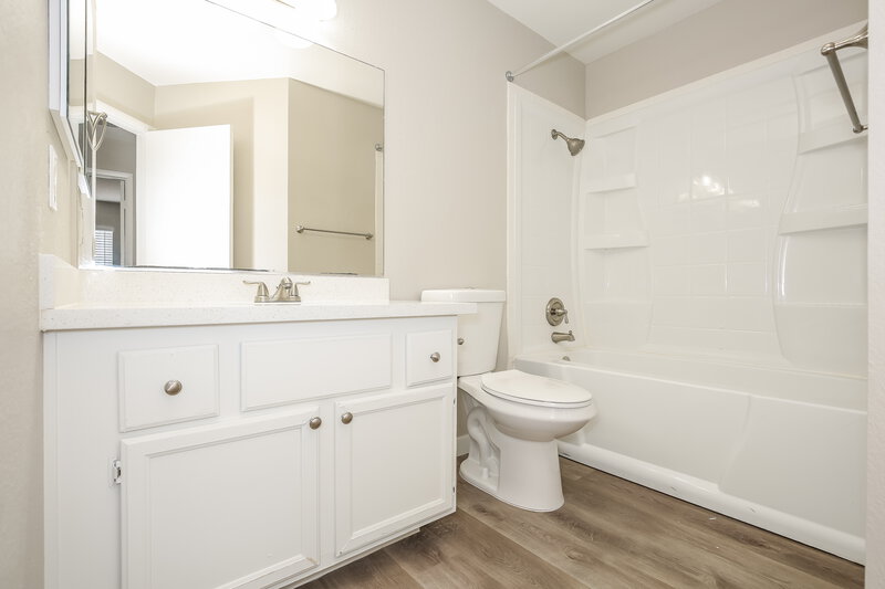 1,895/Mo, 3227 W Verde Way North Las Vegas, NV 89031 Bathroom View 2