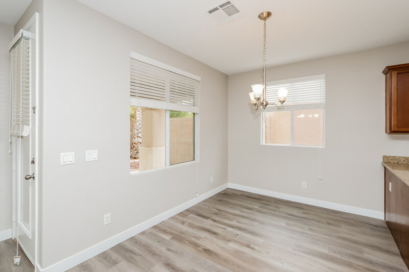 2,175/Mo, 7369 Fountain Crest Ave Las Vegas, NV 89113 Dining Room View