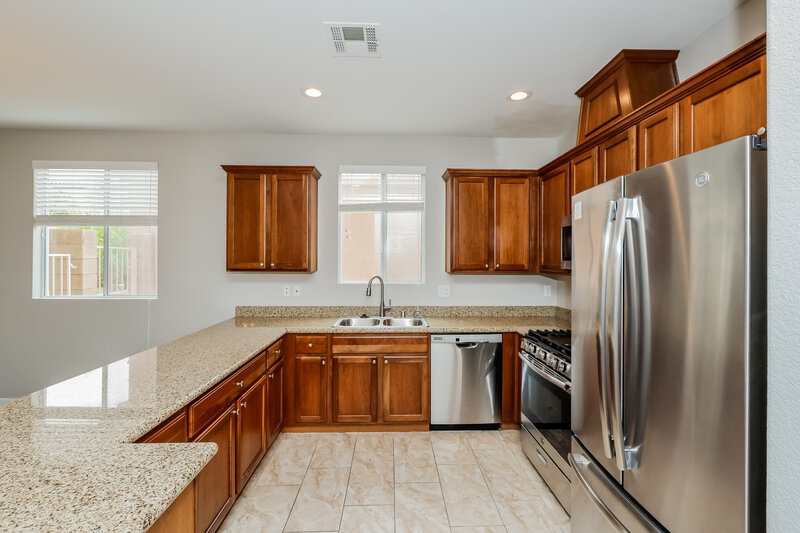 2,175/Mo, 7369 Fountain Crest Ave Las Vegas, NV 89113 Kitchen View 2