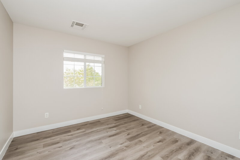2,175/Mo, 7369 Fountain Crest Ave Las Vegas, NV 89113 Bedroom View