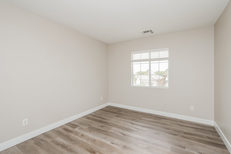 2,175/Mo, 7369 Fountain Crest Ave Las Vegas, NV 89113 Bedroom View 2