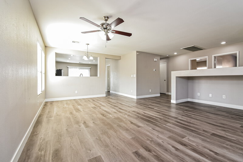 2,070/Mo, 615 Backbone Mountain Dr Henderson, NV 89012 Living Room View 2