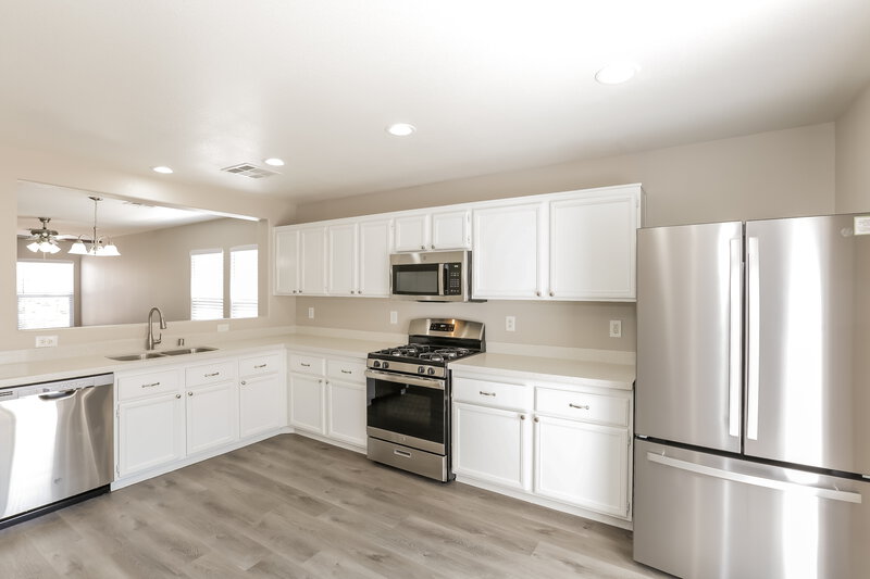 2,320/Mo, 615 Backbone Mountain Dr Henderson, NV 89012 Kitchen View 3