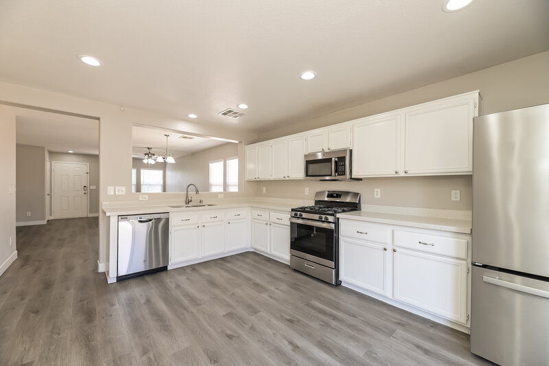 3,120/Mo, 615 Backbone Mountain Dr Henderson, NV 89012 Kitchen View