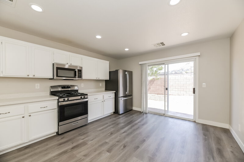 3,120/Mo, 615 Backbone Mountain Dr Henderson, NV 89012 Kitchen View 2