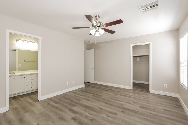 2,320/Mo, 615 Backbone Mountain Dr Henderson, NV 89012 Main Bedroom View 2