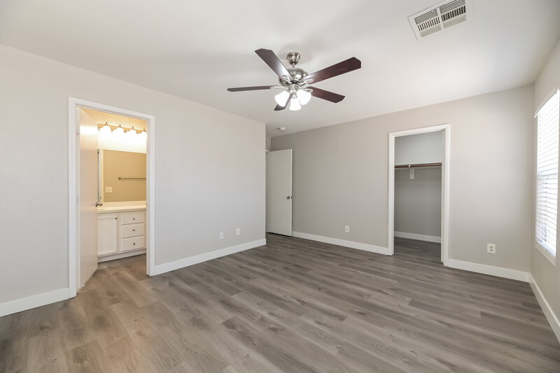 3,120/Mo, 615 Backbone Mountain Dr Henderson, NV 89012 Main Bedroom View 2