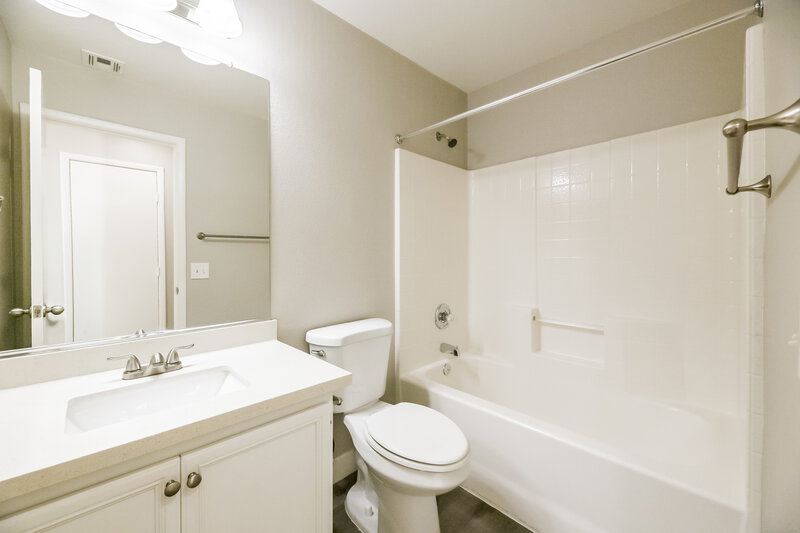 3,120/Mo, 615 Backbone Mountain Dr Henderson, NV 89012 Bathroom View