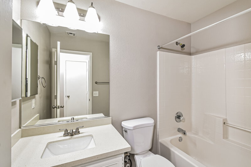 2,070/Mo, 615 Backbone Mountain Dr Henderson, NV 89012 Bathroom View