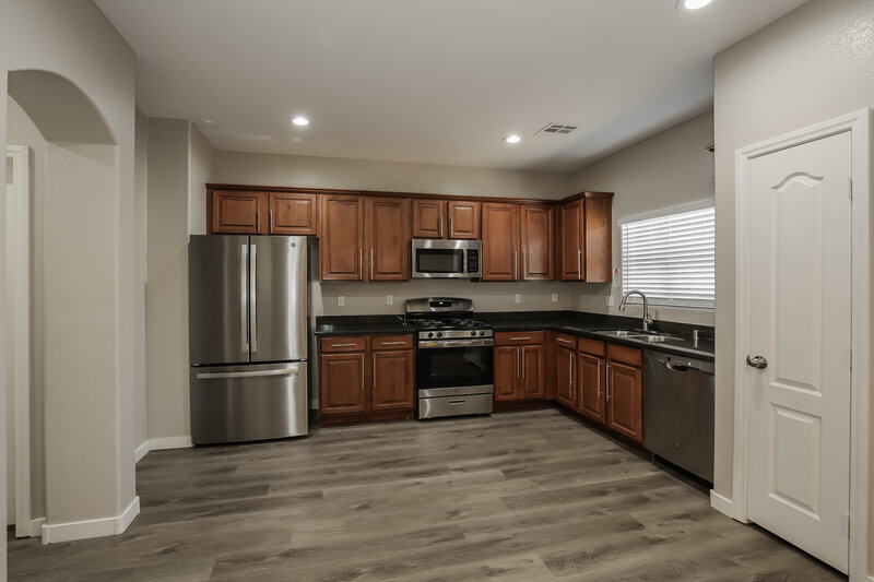 2,340/Mo, 1081 Crescent Falls St Henderson, NV 89011 Kitchen View