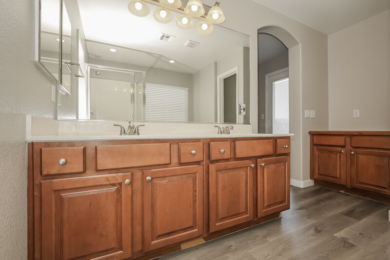 2,340/Mo, 1081 Crescent Falls St Henderson, NV 89011 Main Bathroom View 2