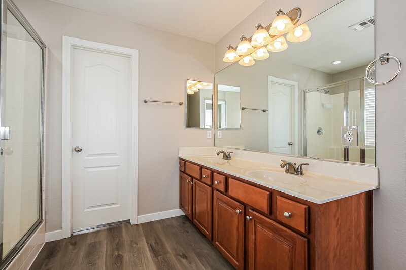 2,330/Mo, 1081 Crescent Falls St Henderson, NV 89011 Main Bathroom View 2