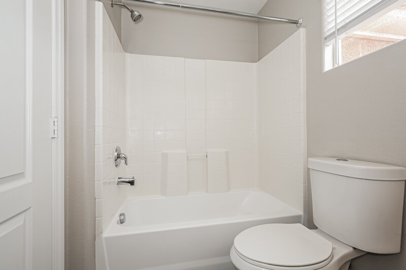 2,330/Mo, 1081 Crescent Falls St Henderson, NV 89011 Bathroom View 2