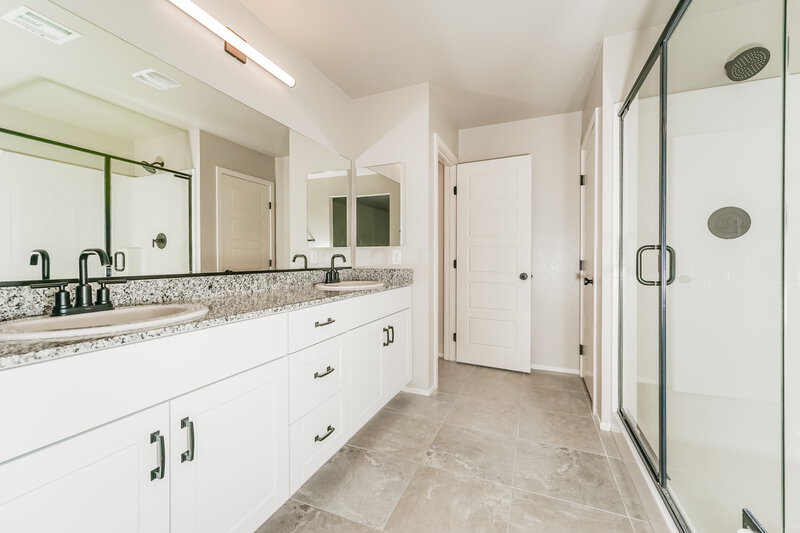 3,680/Mo, 7453 Garnet Moon St North Las Vegas, NV 89084 Main Bathroom View