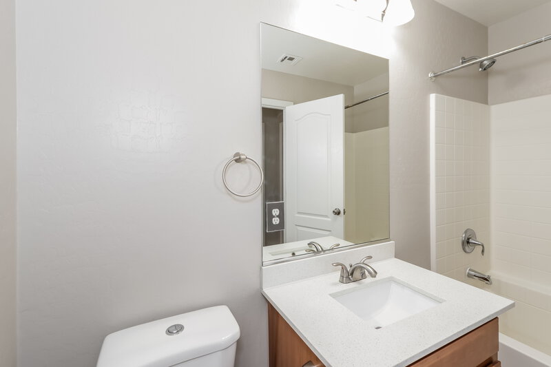 2,170/Mo, 9033 Silken Crests Ct Las Vegas, NV 89149 Bathroom View