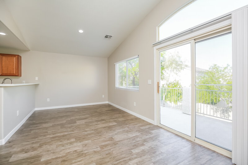 2,245/Mo, 5347 S Galanthus St Las Vegas, NV 89113 Dining Room View