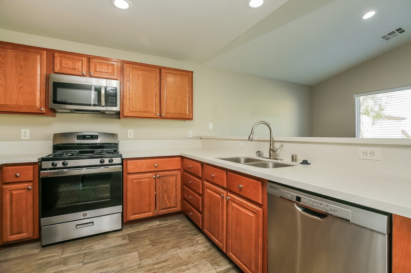 2,245/Mo, 5347 S Galanthus St Las Vegas, NV 89113 Kitchen View 2