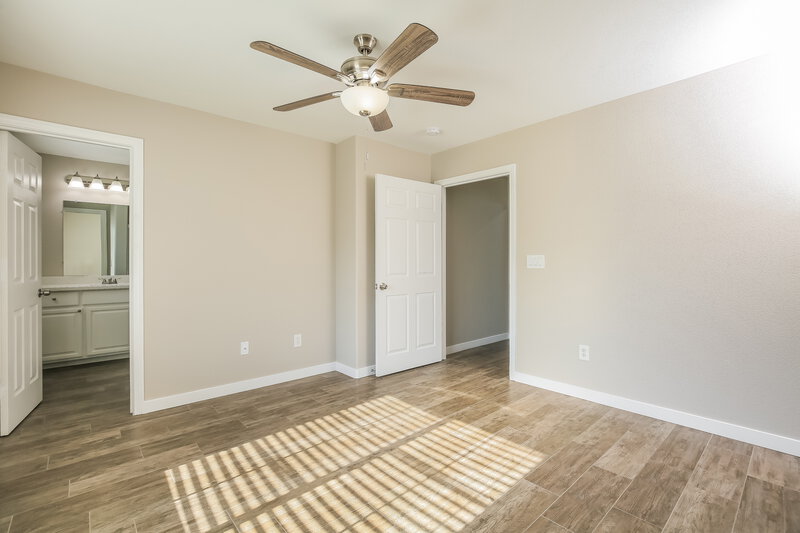 2,245/Mo, 5347 S Galanthus St Las Vegas, NV 89113 Main Bedroom View 2