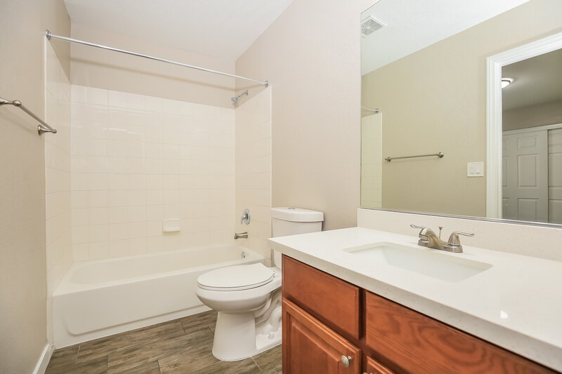 2,245/Mo, 5347 S Galanthus St Las Vegas, NV 89113 Bathroom View
