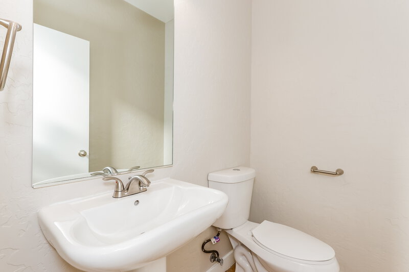 1,965/Mo, 4353 W Galapagos Ave North Las Vegas, NV 89084 Bathroom View 2