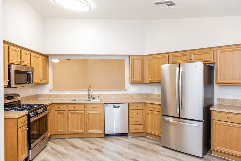 3,250/Mo, 368 Dooley Dr Henderson, NV 89015 Kitchen View