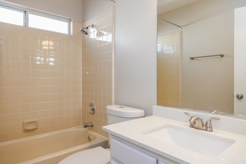 3,250/Mo, 368 Dooley Dr Henderson, NV 89015 Bathroom View