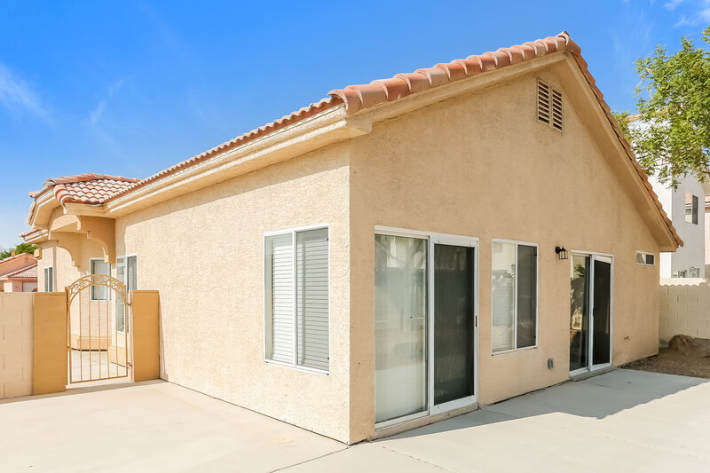 1,960/Mo, 7000 Glass Slipper Ct Las Vegas, NV 89130 Rear View
