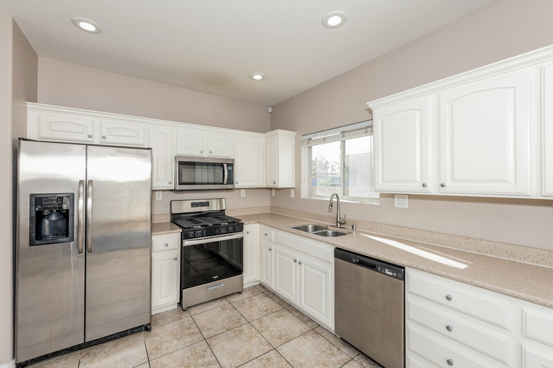 2,535/Mo, 944 Lucky Bamboo Dr Henderson, NV 89052 Kitchen View