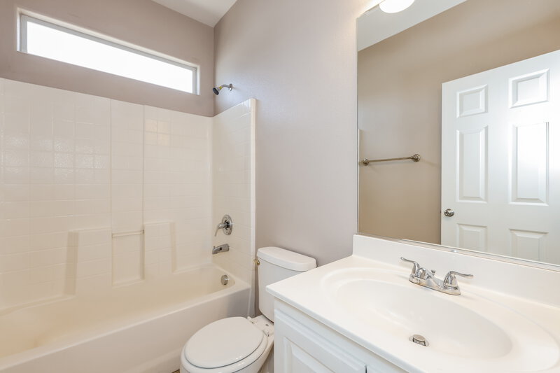 2,535/Mo, 944 Lucky Bamboo Dr Henderson, NV 89052 Bathroom View 2