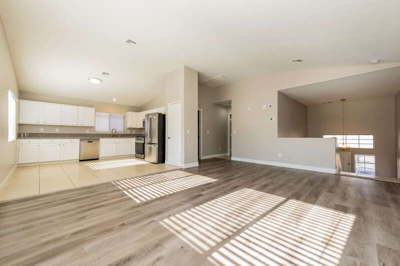 1,900/Mo, 4511 Grotto Ct North Las Vegas, NV 89031 Living Room View 2