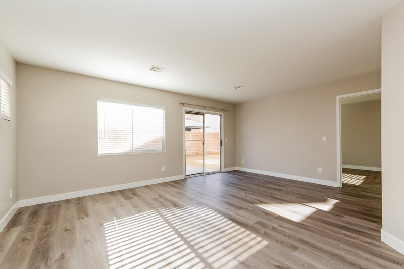 1,900/Mo, 4511 Grotto Ct North Las Vegas, NV 89031 Family Room View