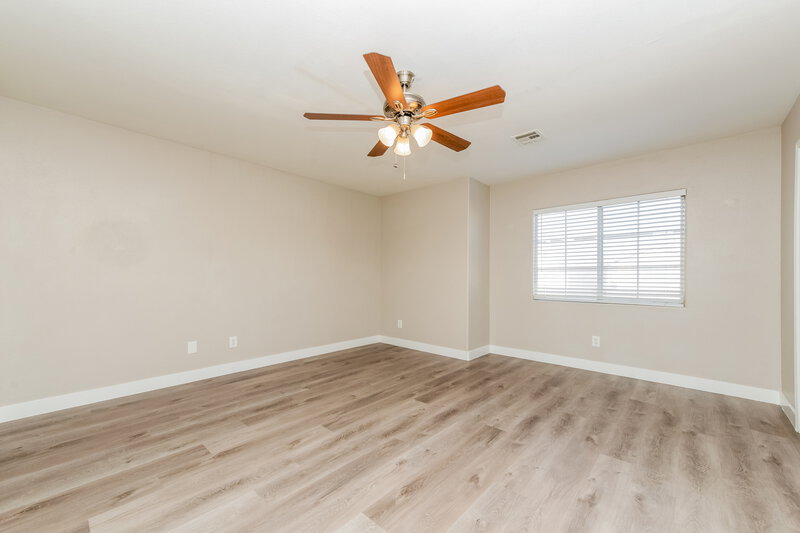 1,900/Mo, 4511 Grotto Ct North Las Vegas, NV 89031 Main Bedroom View