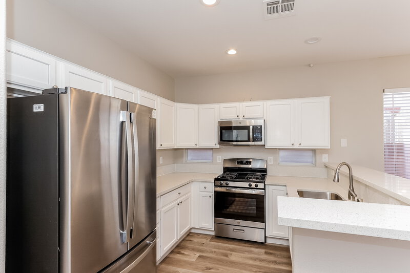 2,015/Mo, 8580 Peaceful Dreams St Las Vegas, NV 89139 Kitchen View