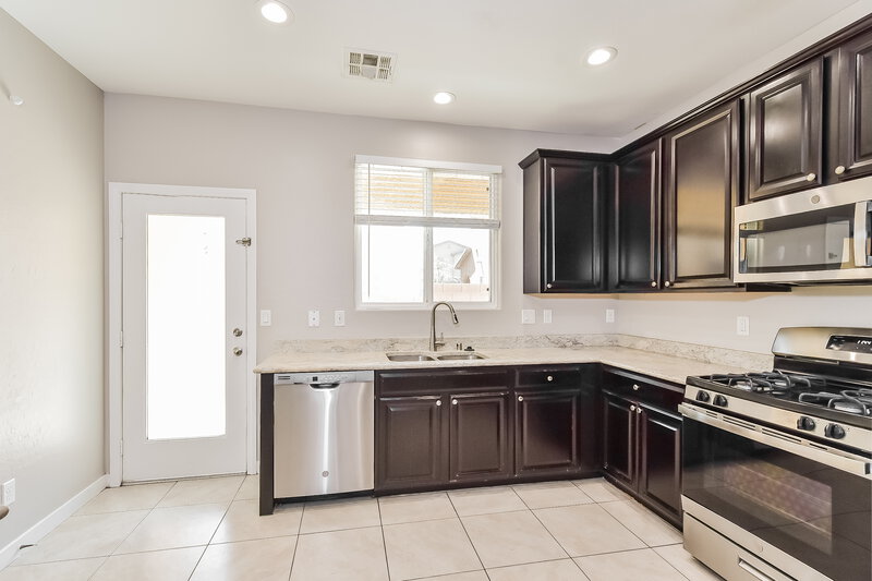 2,290/Mo, 9321 Golden Lad Ave Las Vegas, NV 89166 Kitchen View