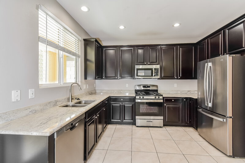 2,290/Mo, 9321 Golden Lad Ave Las Vegas, NV 89166 Kitchen View 2