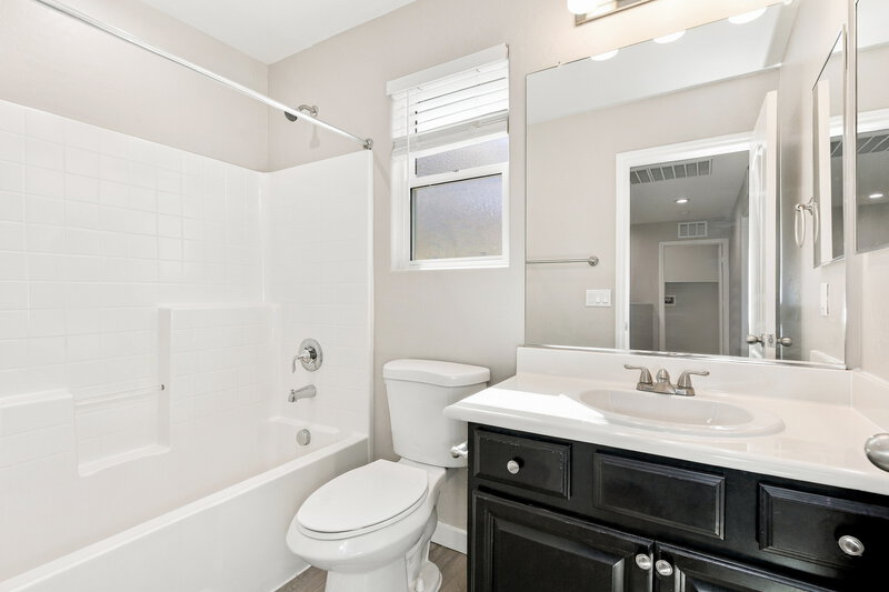 2,265/Mo, 9321 Golden Lad Ave Las Vegas, NV 89166 Bathroom View