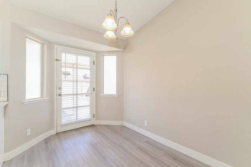2,010/Mo, 597 Jackson Dr Henderson, NV 89014 Dining Room View