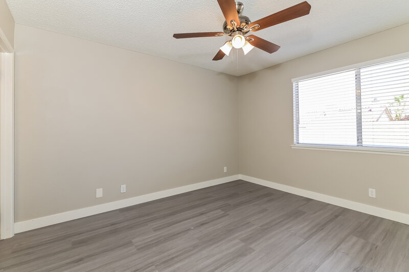 2,010/Mo, 597 Jackson Dr Henderson, NV 89014 Main Bedroom View