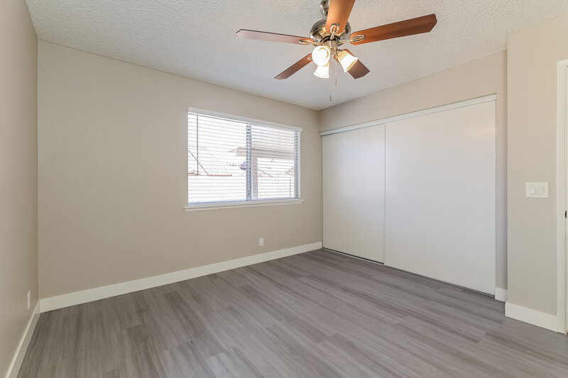 2,010/Mo, 597 Jackson Dr Henderson, NV 89014 Main Bedroom View 2