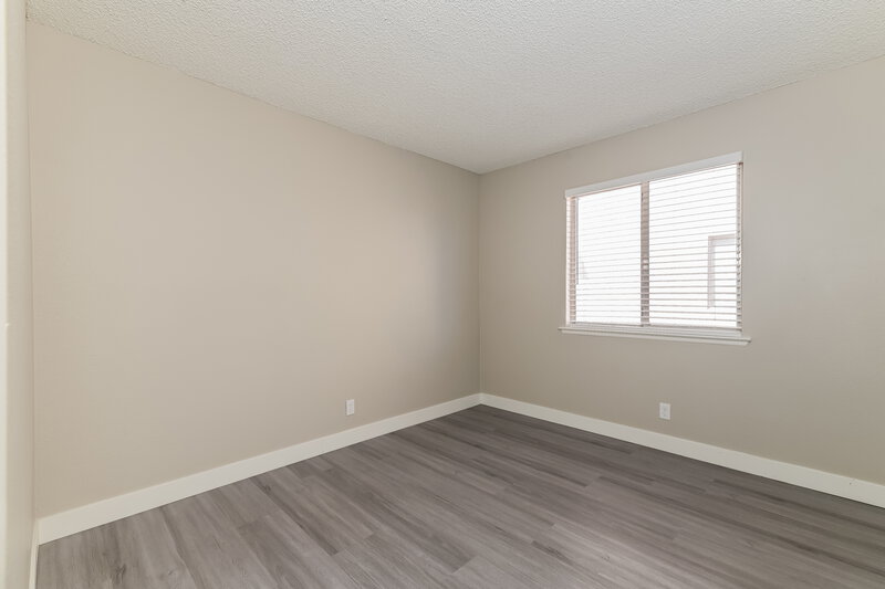 2,010/Mo, 597 Jackson Dr Henderson, NV 89014 Bedroom View