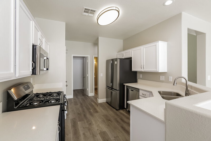 2,445/Mo, 10643 Solar Hawk Ave Las Vegas, NV 89129 Kitchen View 2