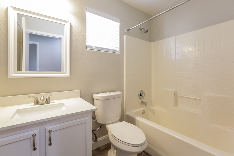 2,445/Mo, 10643 Solar Hawk Ave Las Vegas, NV 89129 Bathroom View