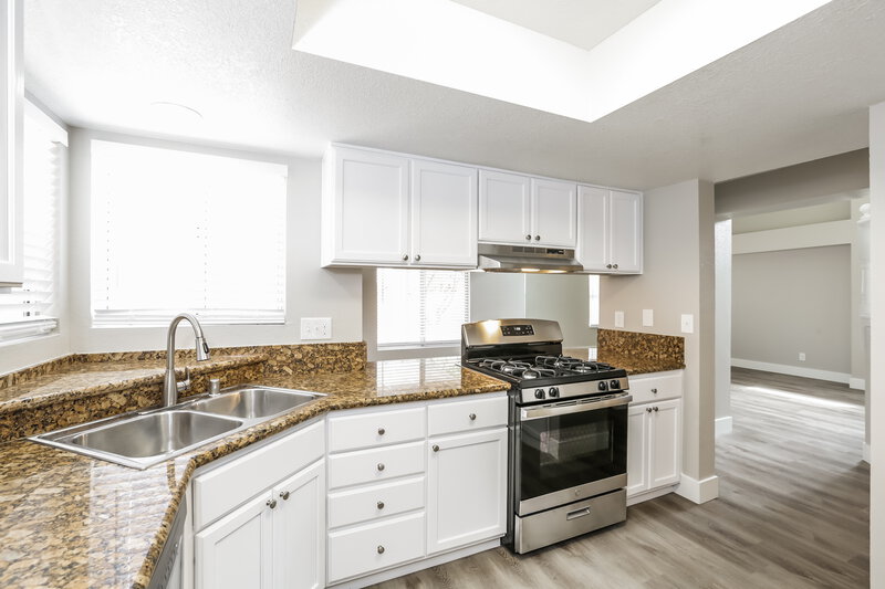 2,295/Mo, 106 Spinnaker Dr Henderson, NV 89015 Kitchen View 2