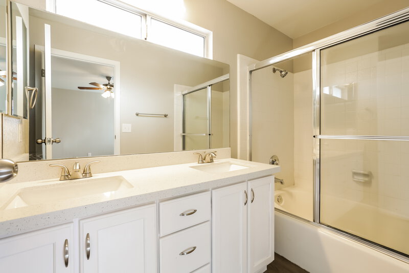 2,295/Mo, 106 Spinnaker Dr Henderson, NV 89015 Main Bathroom View