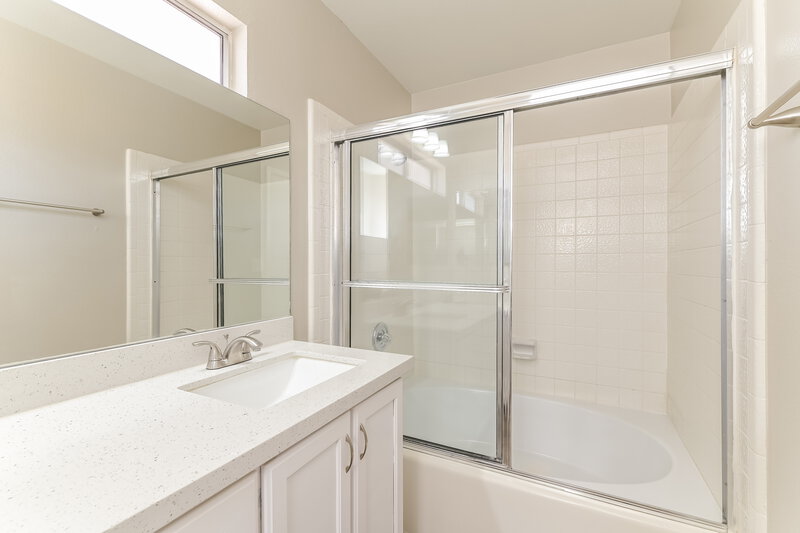 2,340/Mo, 106 Spinnaker Dr Henderson, NV 89015 Main Bathroom View