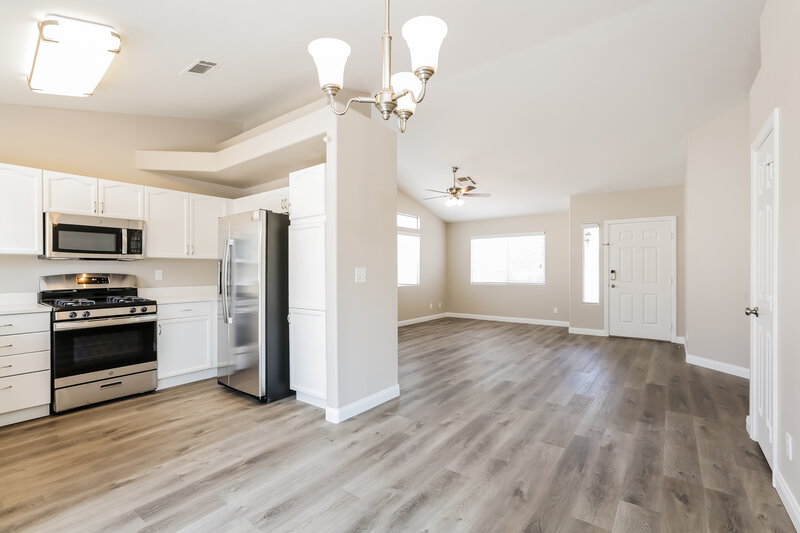 2,080/Mo, 6305 Belgium Dr Las Vegas, NV 89122 Dining Room View