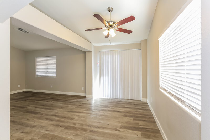 1,825/Mo, 633 Willowick Ave North Las Vegas, NV 89031 Dining Room View