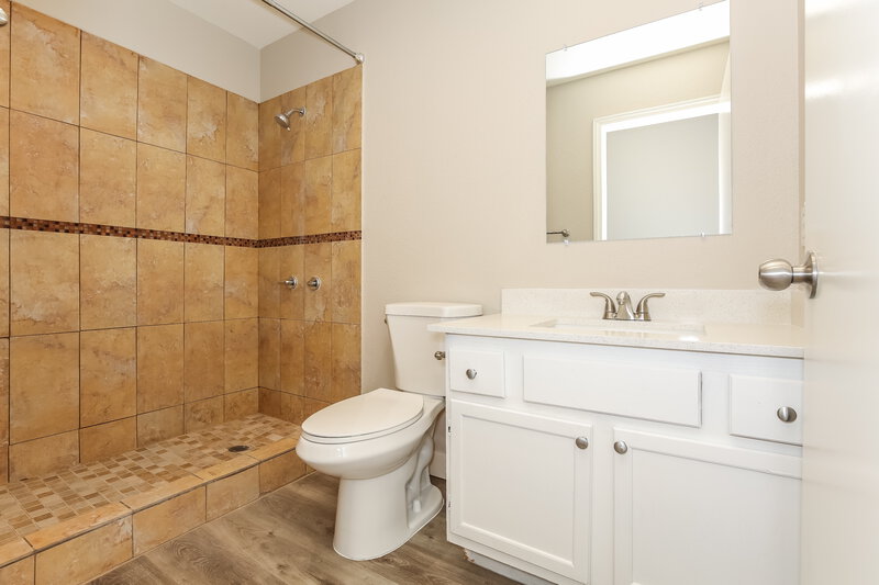 1,825/Mo, 633 Willowick Ave North Las Vegas, NV 89031 Bathroom View