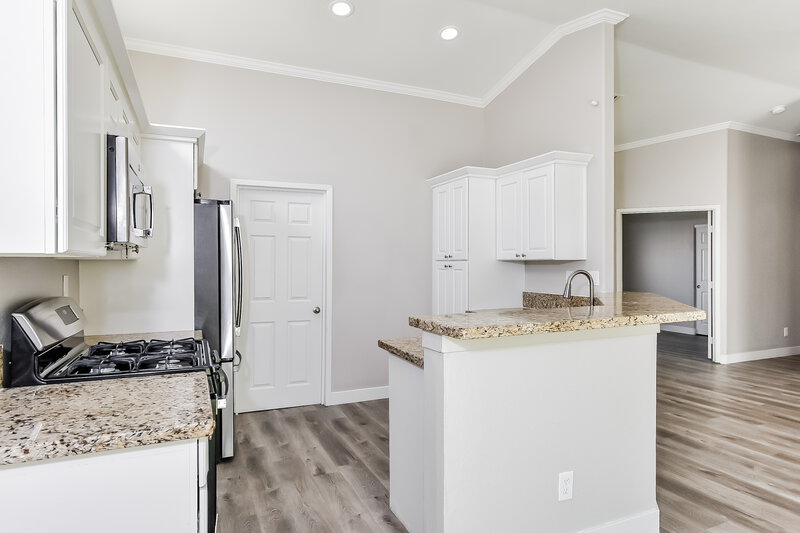 1,930/Mo, 3917 Herblinda Ln North Las Vegas, NV 89032 Kitchen View