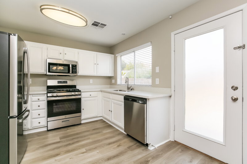 2,325/Mo, 3933 Canyon Meadows Ct Las Vegas, NV 89129 Kitchen View